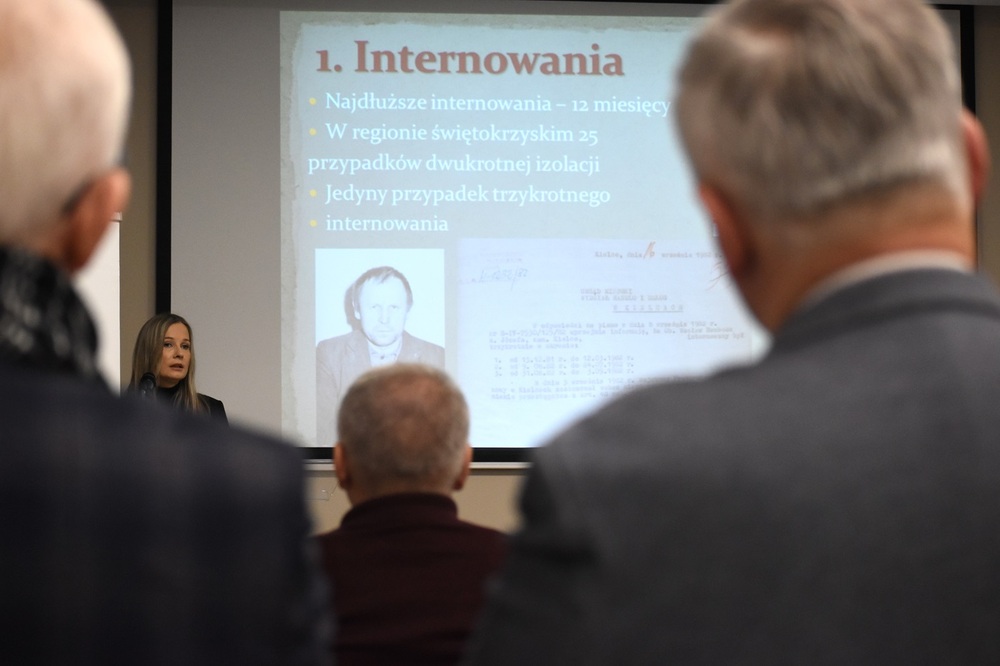 Wykład i dyskusja w 42. rocznicę wprowadzenia w Polsce stanu wojennego – Kielce, 13 grudnia 2023 r