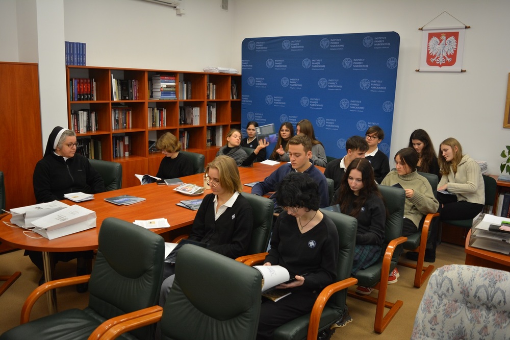 Lekcja archiwalna z kieleckimi licealistami