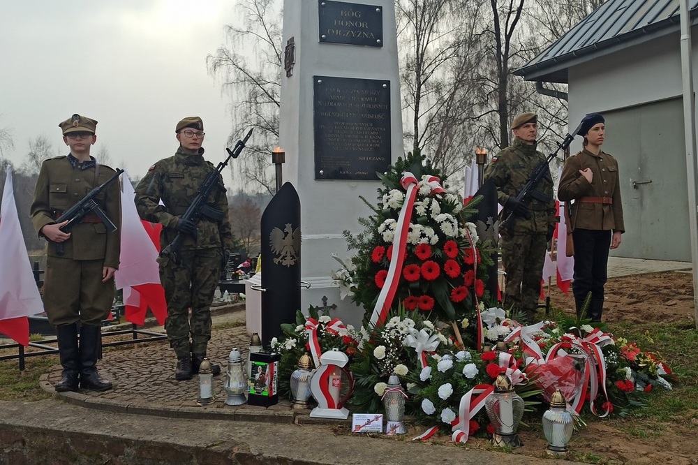 Obchody Narodowego Dnia Pamięci „Żołnierzy Wyklętych” - uroczystość na cmentarzu na kieleckich Piaskach