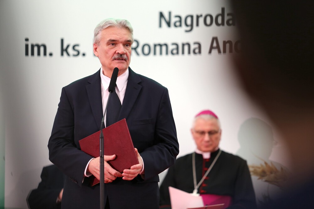 Włoszczowska szkoła wyróżniona Nagrodą im. ks. bp. Romana Andrzejewskiego za rok 2023. Fot. episkopat.pl