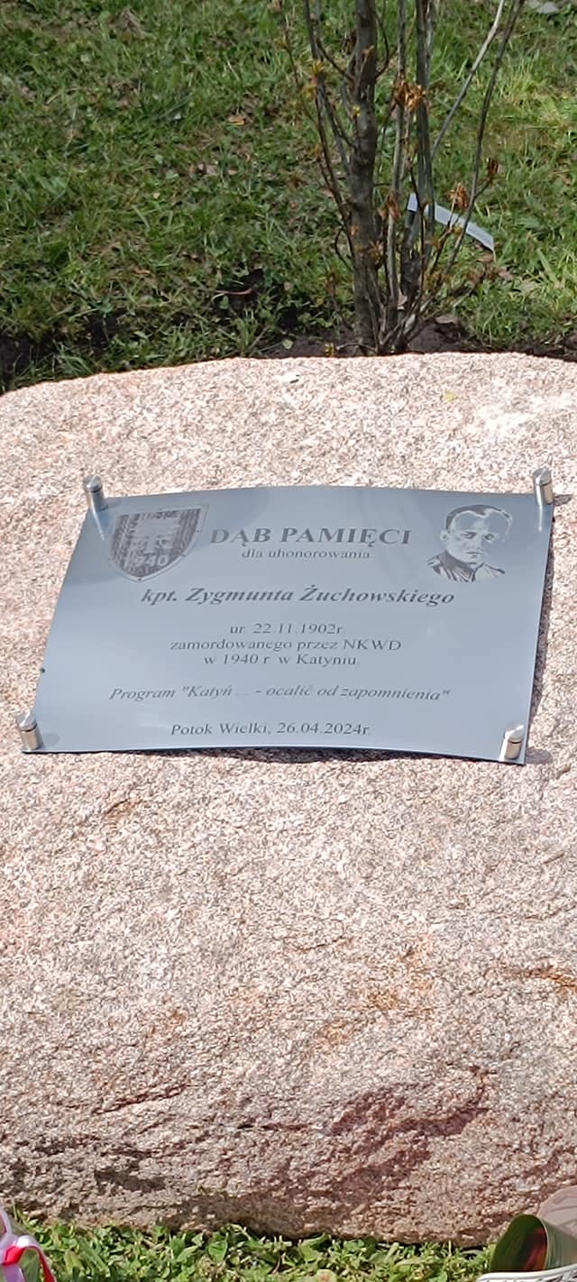 Posadzenie katyńskiego „Dębu Pamięci” dedykowanego Zygmuntowi Żuchowskiemu – Potok Wielki, 26 kwietnia 2024 r. Fot. SP w Potoku Wielkim