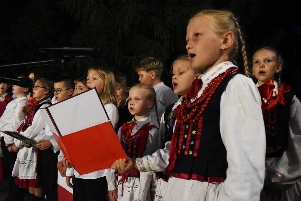 Znicze pamięci w 76. rocznicę śmierci rtm. Witolda Pileckiego – Kierz Niedźwiedzi, 25 maja 2024