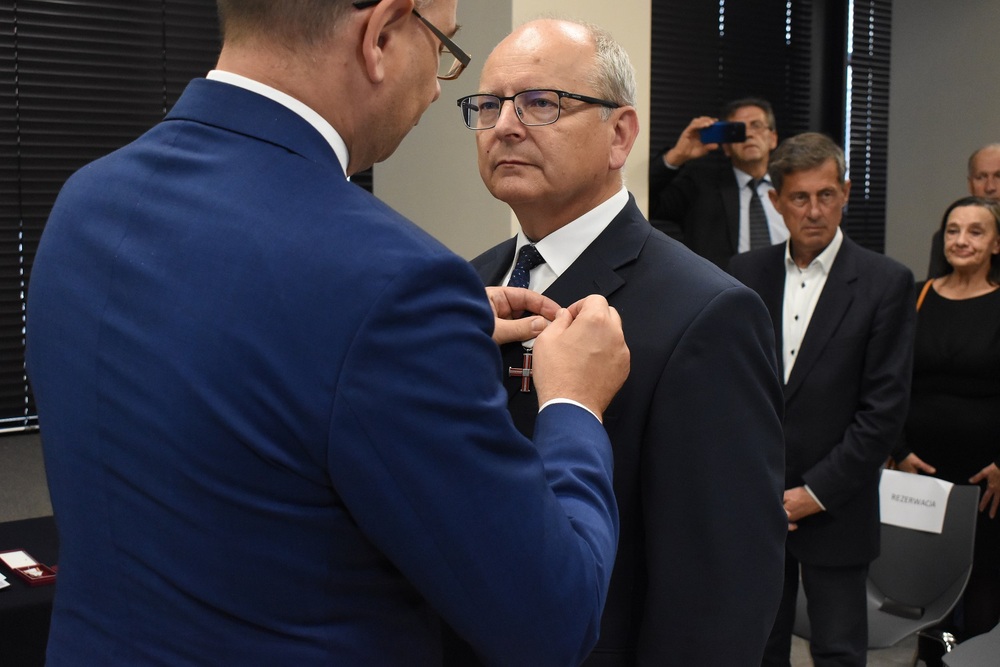 Kielce. Wręczenie Krzyży Wolności i Solidarności. Fot. Dariusz Skrzyniarz