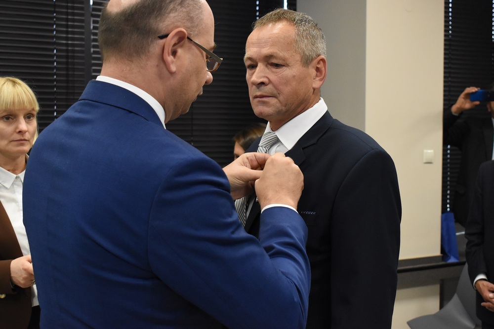 Kielce. Wręczenie Krzyży Wolności i Solidarności. Fot. Dariusz Skrzyniarz