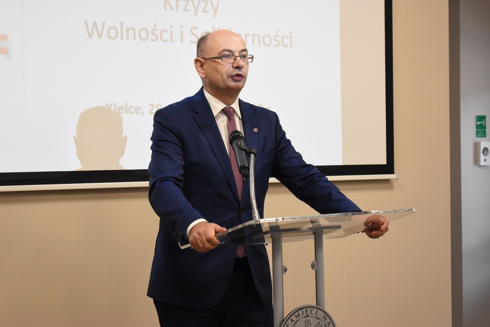 Kielce. Wręczenie Krzyży Wolności i Solidarności. Fot. Dariusz Skrzyniarz
